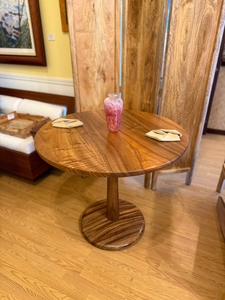 Monkeypod 'Tulip Table' by Nalu Builds and Bill DeMent
